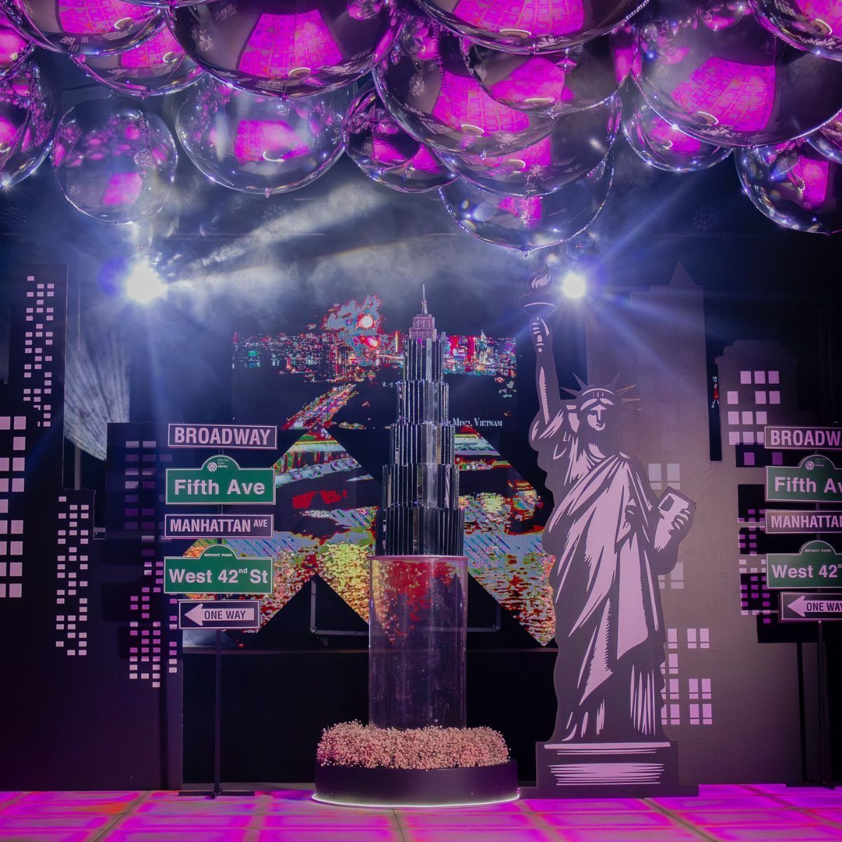 New York City themed event decor with Statue of Liberty and Empire State Building